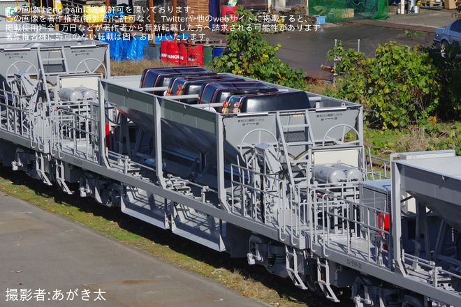 【JR東】GV-E197系TS05編成が新潟トランシスから陸送済を藤寄駅付近で撮影した写真