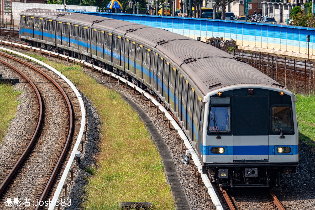 【台北捷運】C321型機器更新後の構内試運転の拡大写真