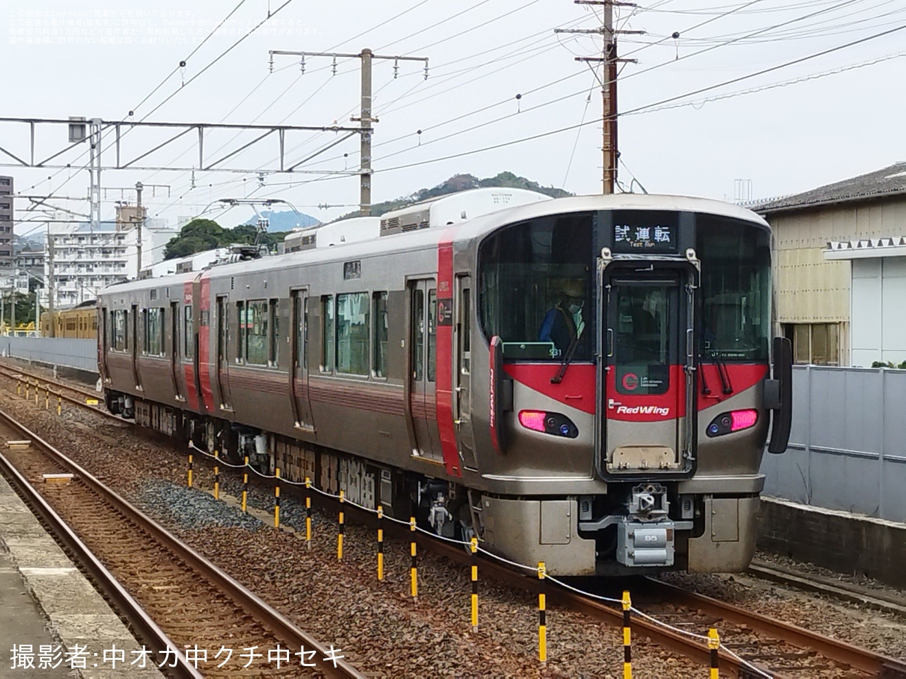 【JR西】227系S31編成下関総合車両所本所出場構内試運転の拡大写真