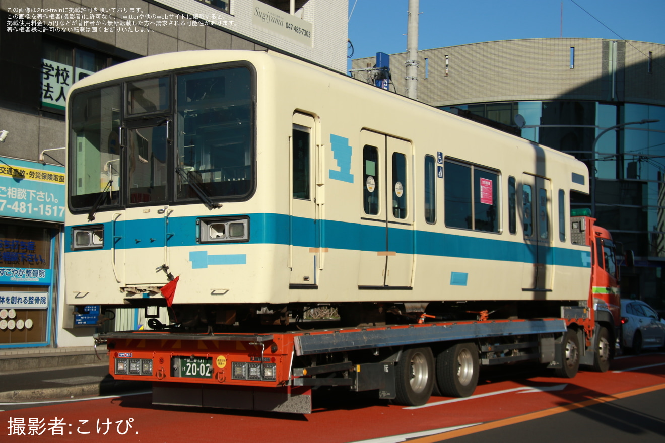 【小田急】8000形8256×6(8256F) 小田原方2両 廃車・搬出の拡大写真