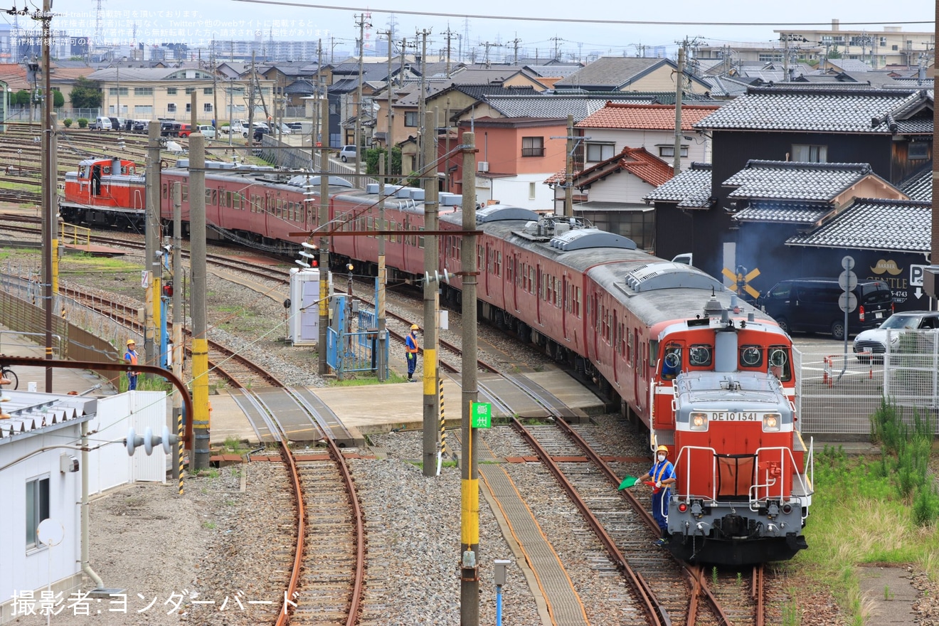【JR西】金沢総合車両所松任本所が閉所に伴い本線と分断作業が実施の拡大写真