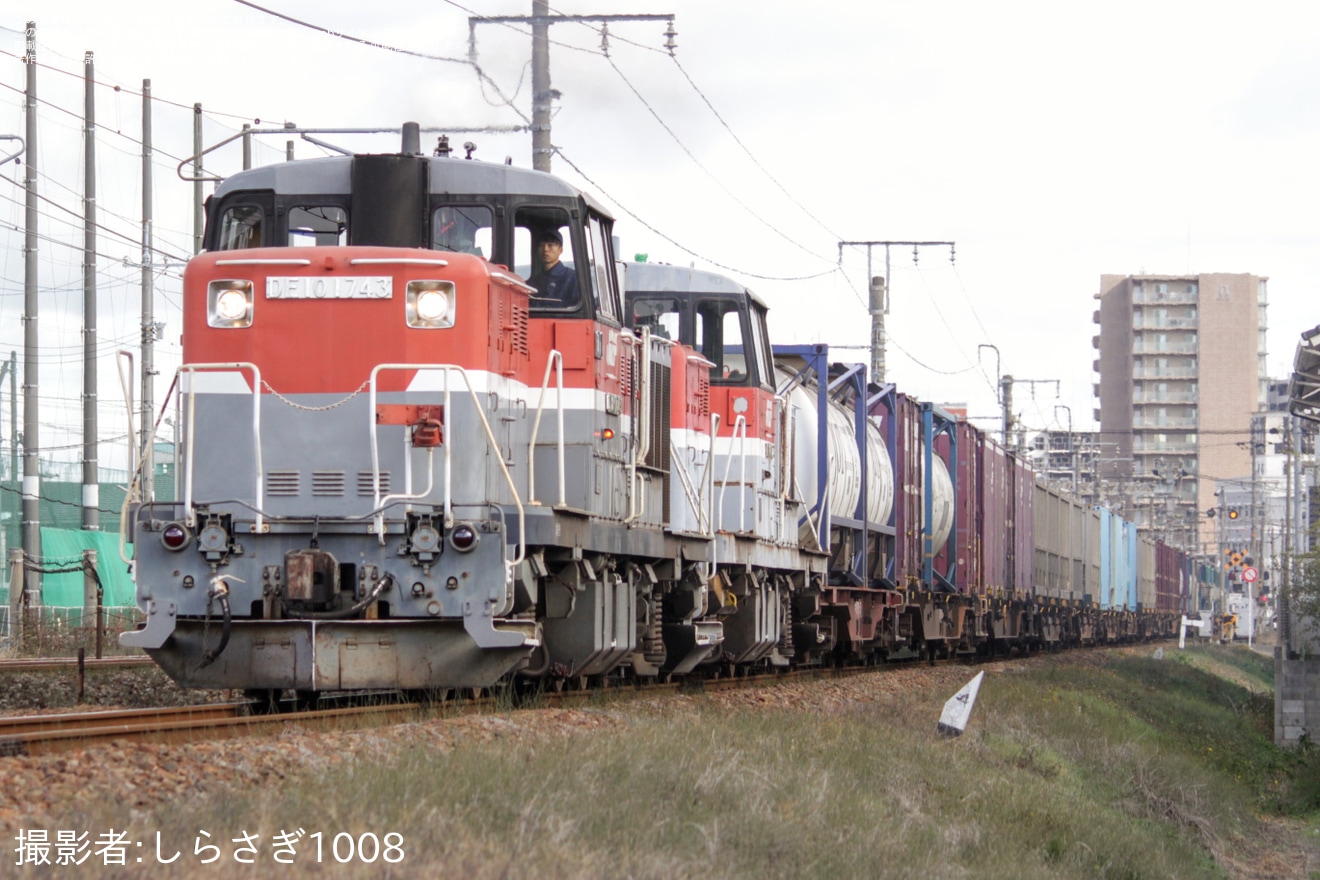 【JR貨】DE10-1560が廃車のため次位無動力で回送の拡大写真
