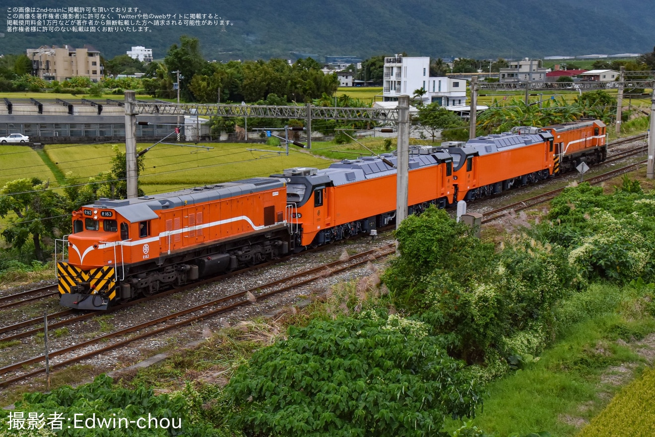 【台鐵】新型電機E500型E502/E503が花蓮港にて陸揚げの拡大写真