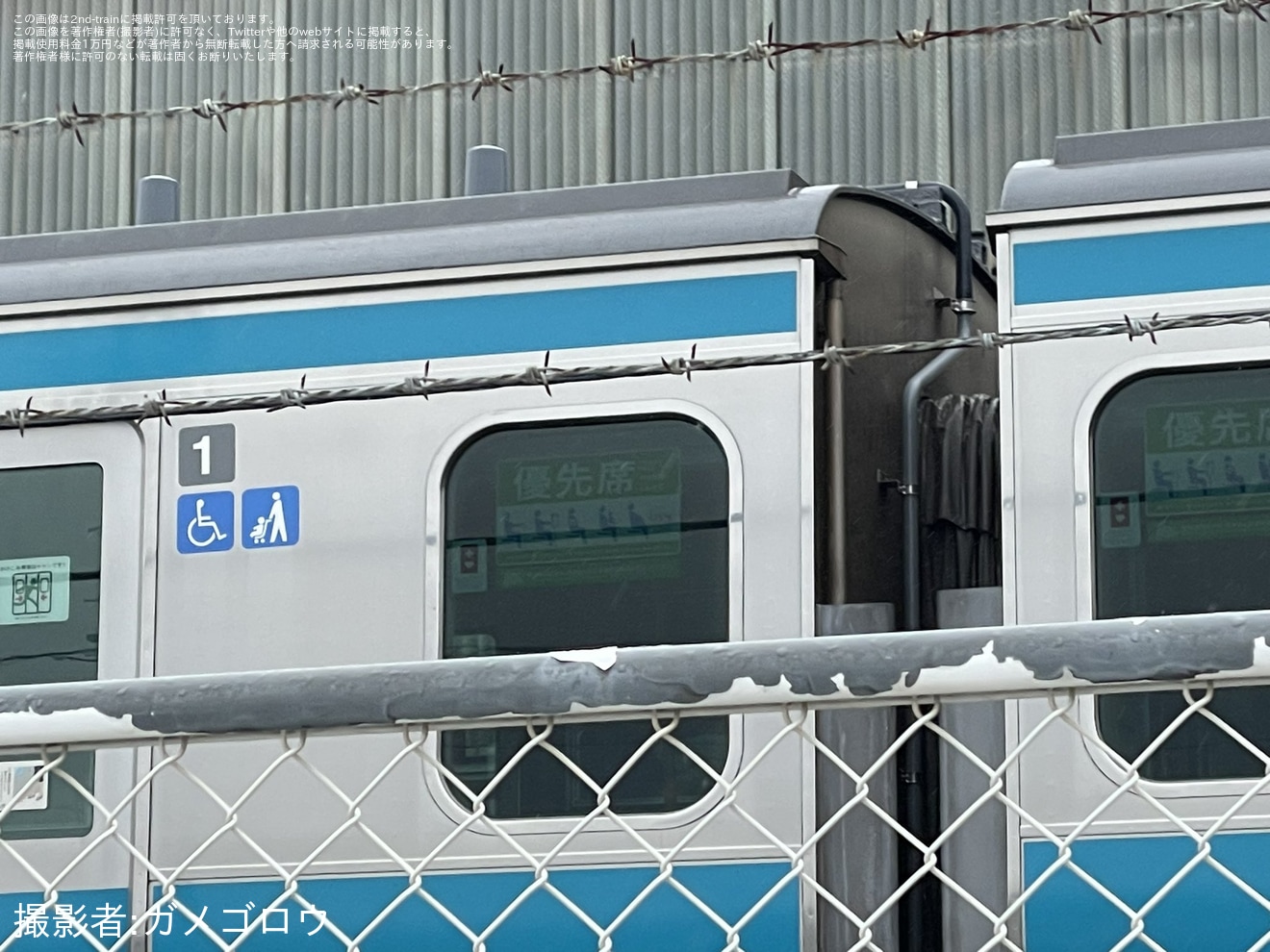 【JR東】E233系サイ150編成へATACSのアンテナが取り付けの拡大写真