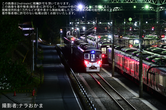 【JR西】323系LS20編成(大阪万博ラッピング車) 奈良から車輪転削返却回送を奈良支所で撮影した写真