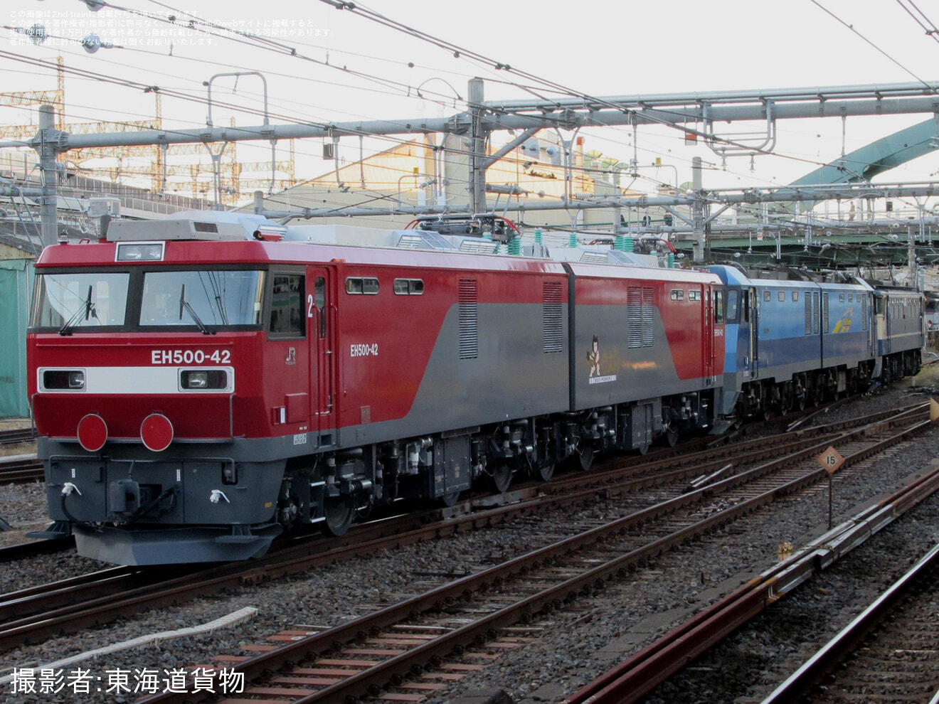 【JR貨】EH500-42,EH200-1大宮車両所から出場の拡大写真