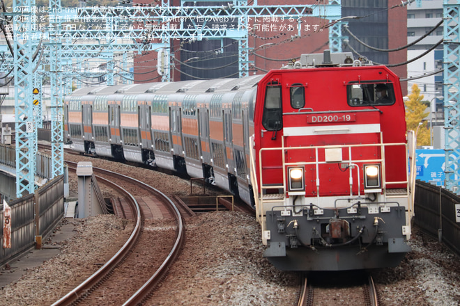 【JR東】E233系0番台グリーン車サロE232・サロE233の9/10/11/12J-TREC横浜事業所出場甲種を関内駅で撮影した写真