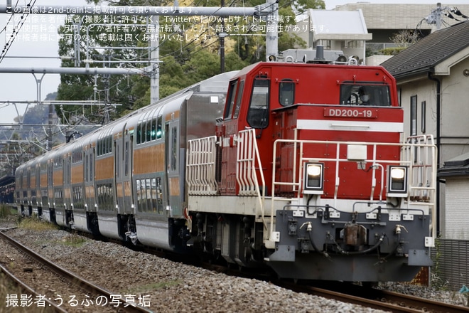 【JR東】E233系0番台グリーン車サロE232・サロE233の9/10/11/12J-TREC横浜事業所出場甲種を北鎌倉～鎌倉間で撮影した写真