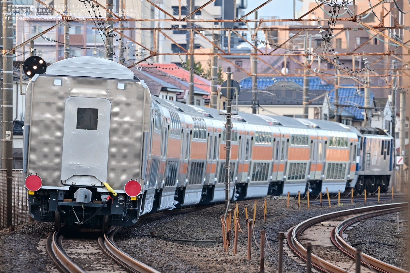 【JR東】E233系0番台グリーン車サロE232・サロE233の9/10/11/12J-TREC横浜事業所出場甲種の拡大写真