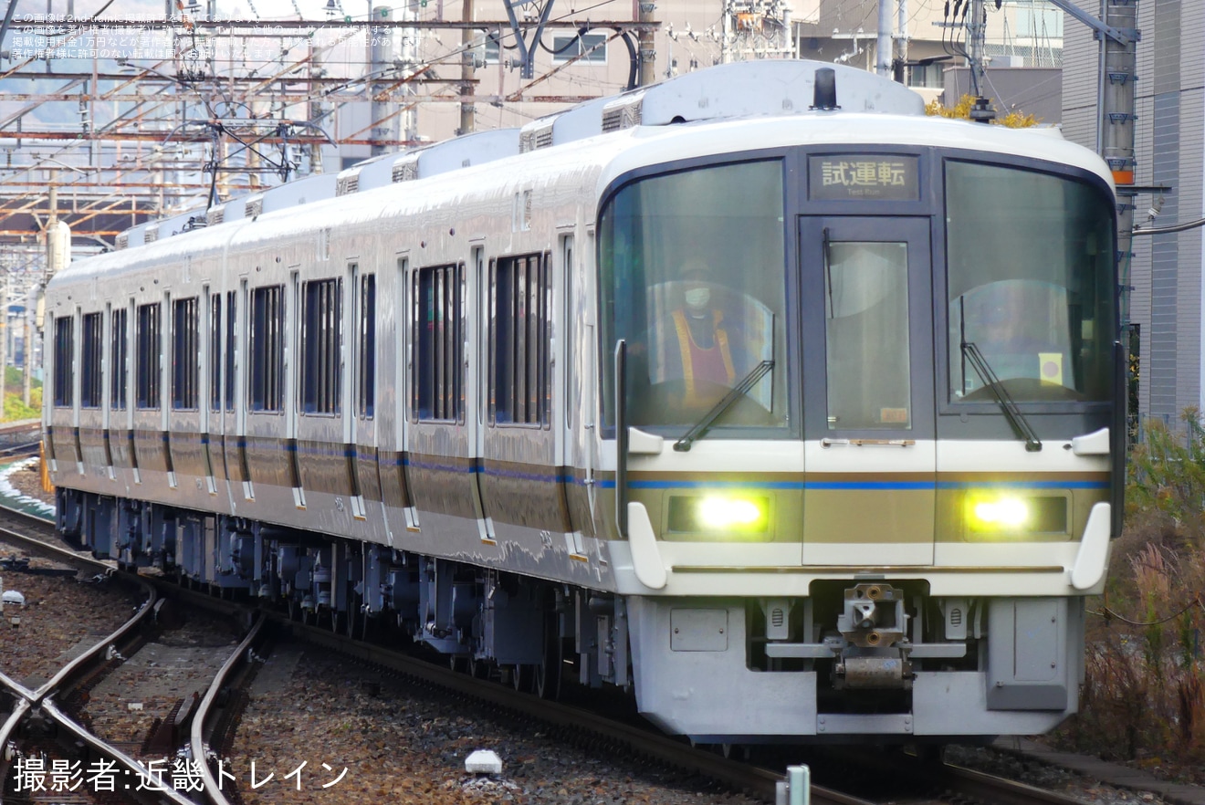 【JR西】221系K07編成吹田総合車両所出場試運転の拡大写真