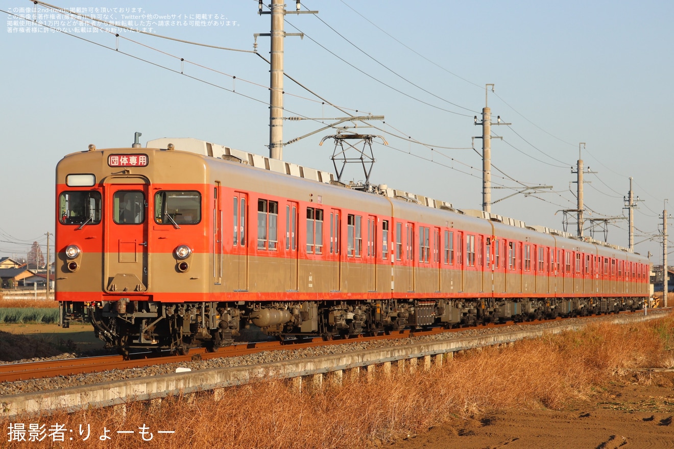 【東武】8000系8111Fを使用した群馬県ローカル線も運転の団臨の拡大写真