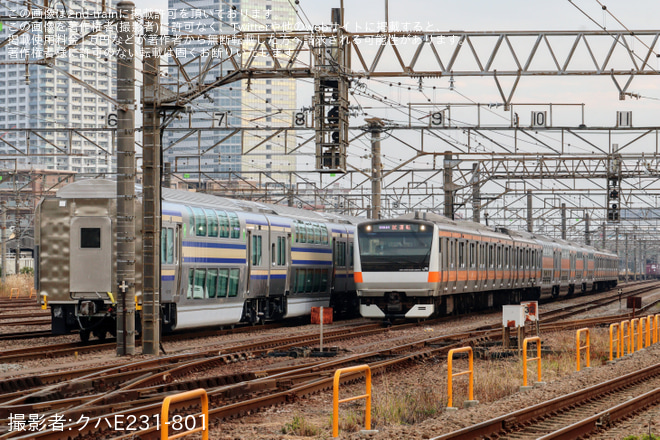 【JR東】E233系トタH53編成がグリーン車(9/10ユニット）4両組込した状態で試運転を新鶴見信号場で撮影した写真