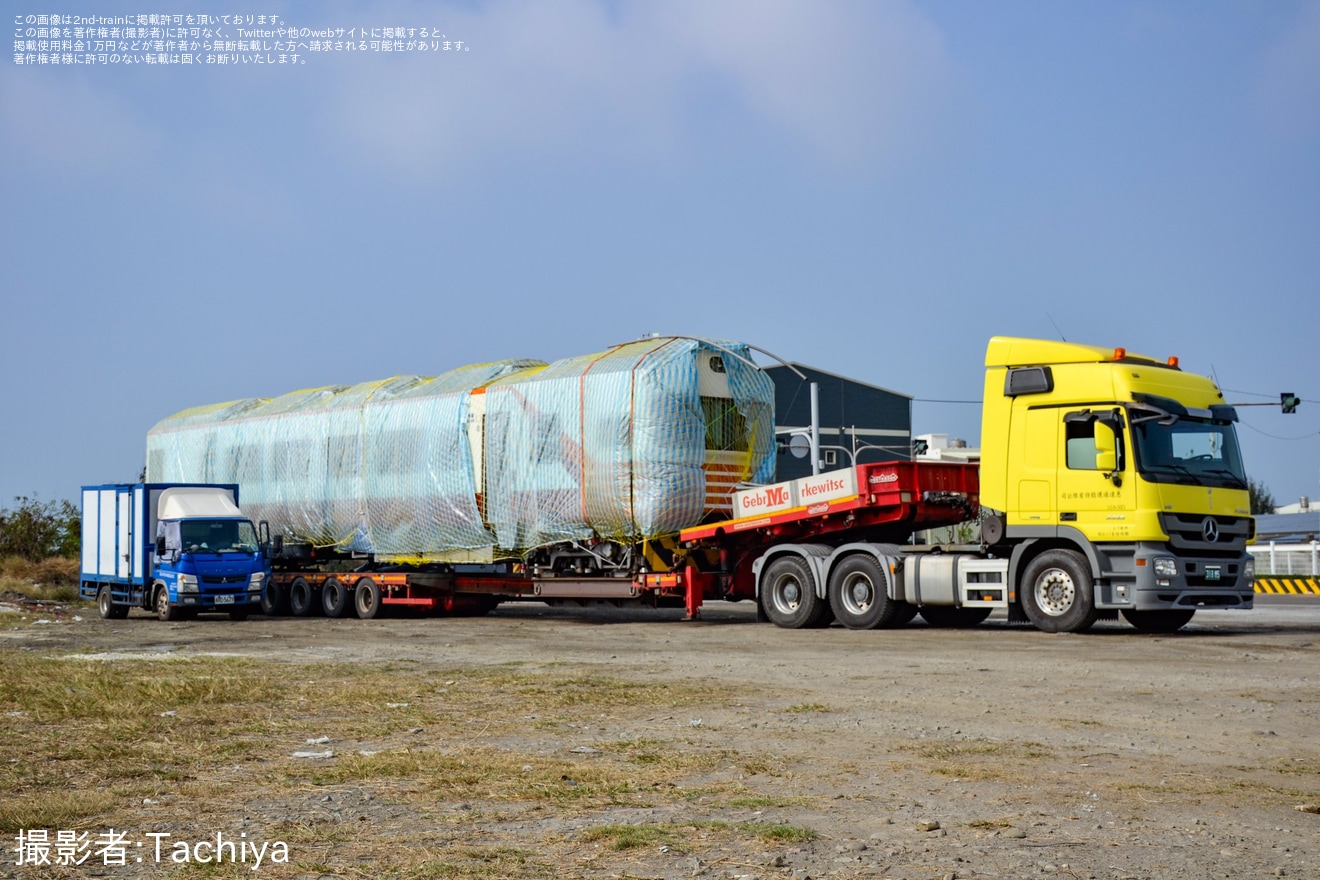 【台鐵】EMU1200型EMC1202が陸送の拡大写真