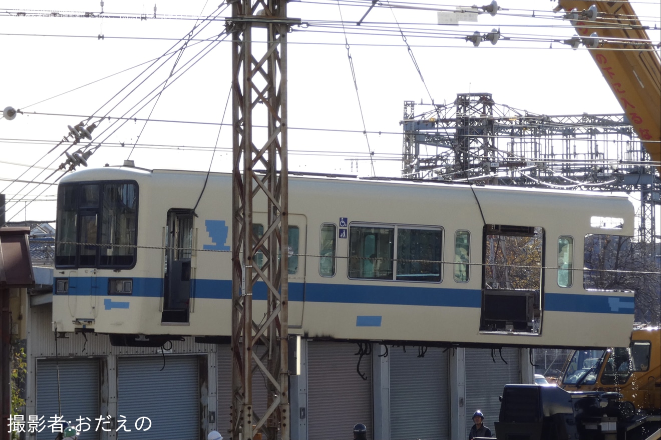 【小田急】8000形8061F(8061×4)廃車搬出の拡大写真