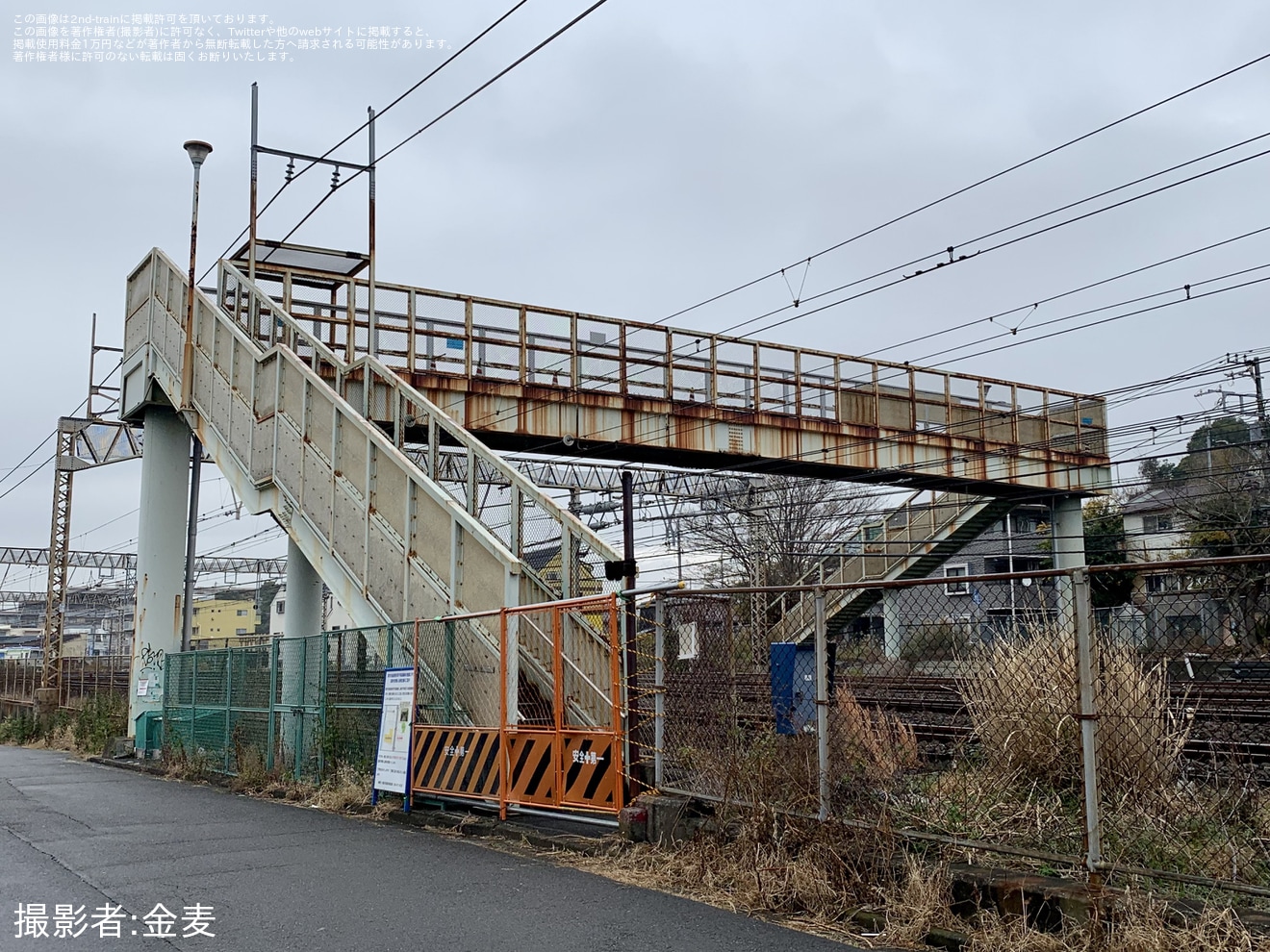 【JR東】盛徳寺跨線人道橋(有名撮影地　通称：戸塚カーブ）が閉鎖にの拡大写真