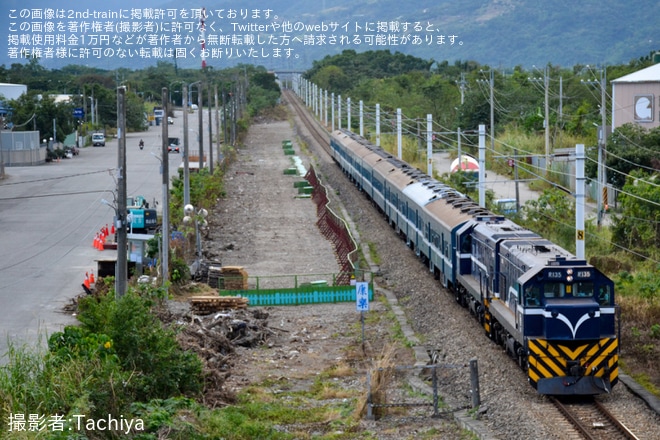 【台鐵】藍皮解憂号が10両旧客の編成で台東ヘ