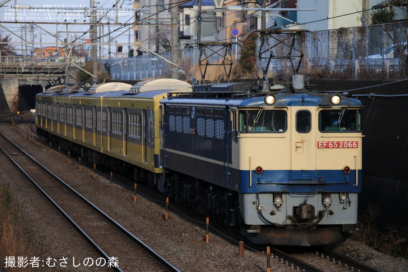 【西武】新101系1249F(ツートンカラー)多摩川線へ甲種輸送の拡大写真