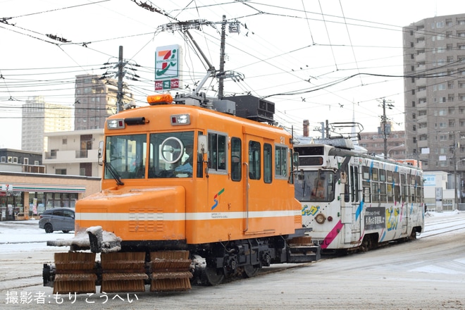 【札幌市交】240形247号が雪21号(ササラ電車)により救援回送