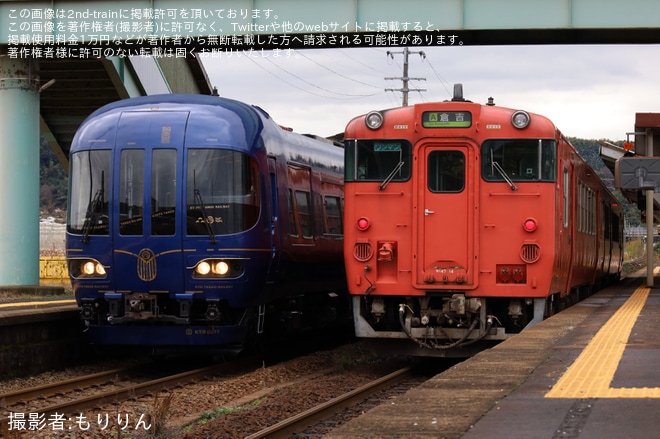【京都丹後】KTR8000形KTR8011+KTR8012後藤総合車両所本所出場試運転を松崎駅で撮影した写真