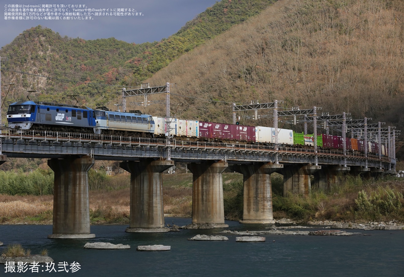 【JR貨】運用離脱中のEF66-110が岡山へ次位無動力で回送の拡大写真