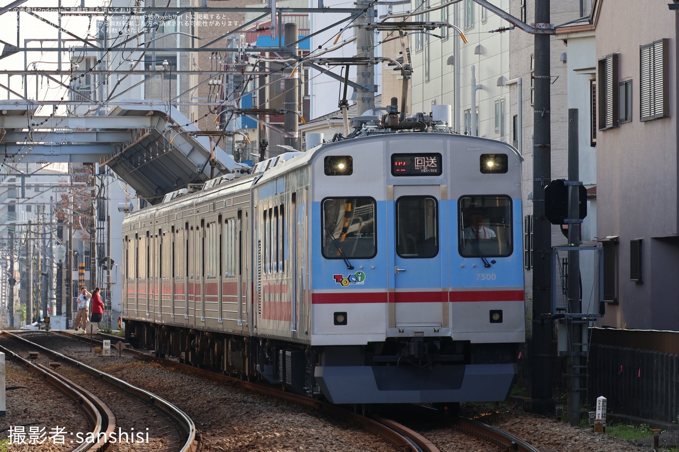 【東急】1000系1022F長津田車両工場へ入場回送の拡大写真