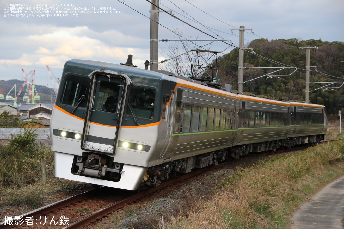 【JR四】「8000系リニューアルデビュー!ファーストラン乗車ツアー」が催行の拡大写真