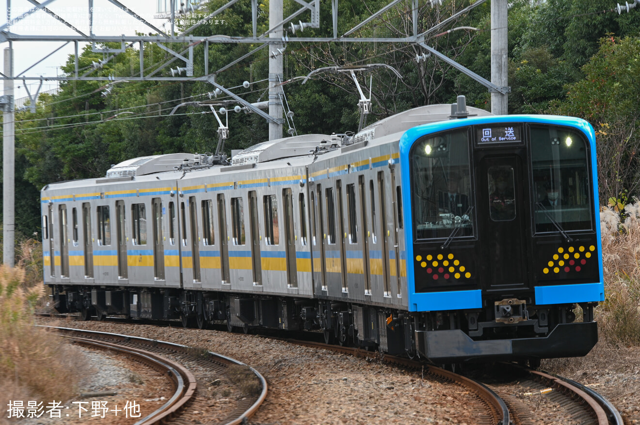【JR東】鶴見線E131系T1編成が運行開始のため鶴見駅へ送り込み回送の拡大写真