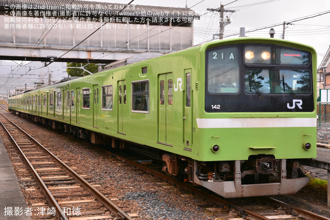 【JR西】桜井線での多客輸送で201系が充当を三輪駅で撮影した写真