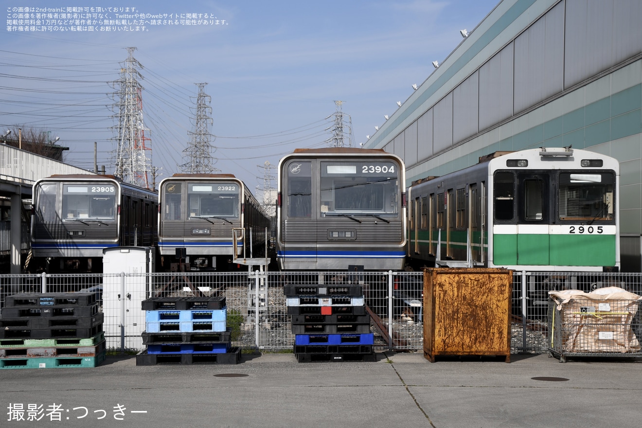 【大阪メトロ】20系2605Fが緑木車両工場へ移動し方向幕切断の拡大写真