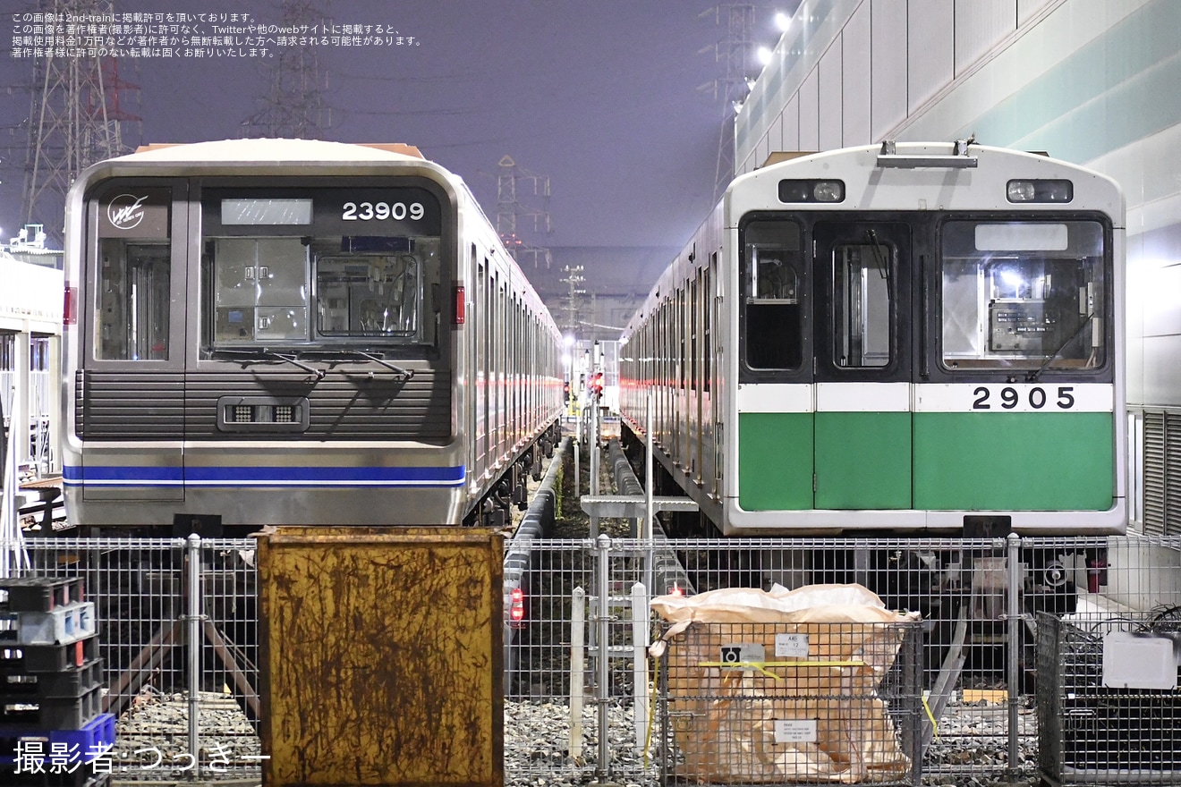 【大阪メトロ】20系2605Fが緑木車両工場へ移動し方向幕切断の拡大写真