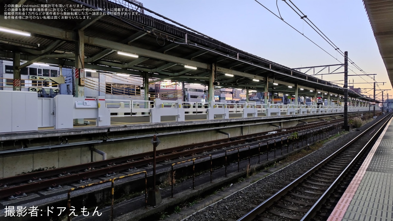 【JR東】茨城県内のJR駅で初のホームドアとなる常磐緩行線取手駅のホームドアが稼働開始の拡大写真