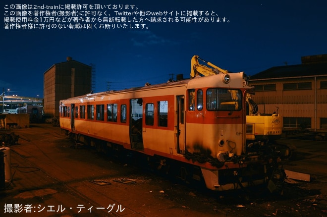 【JR九】キハ66-110が小倉総合車両センターにて解体を不明で撮影した写真