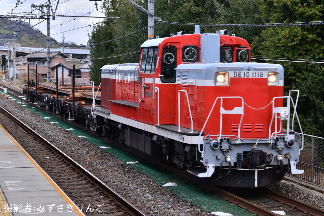 【JR西】DE10-1118牽引の工事用臨時列車が走るの拡大写真