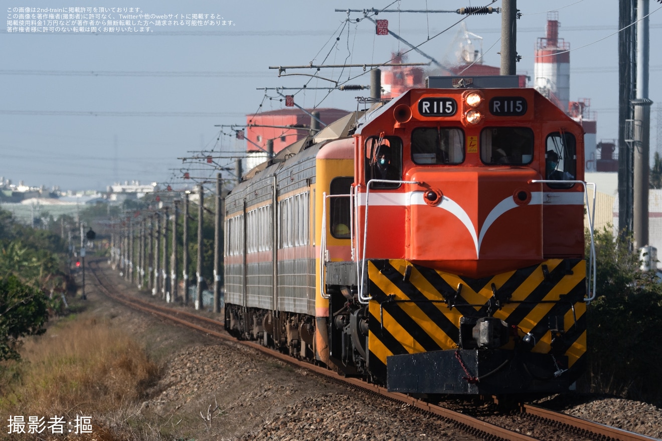 【台鐵】DR2900形保存車が輸送の拡大写真