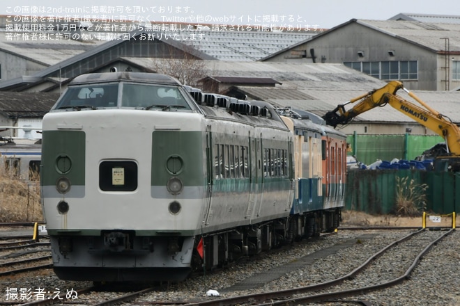 【JR東】E217系クラY-19編成の二階建てグリーン車が廃車解体中、Y-8編成も解体線へを長野総合車両センター付近で撮影した写真