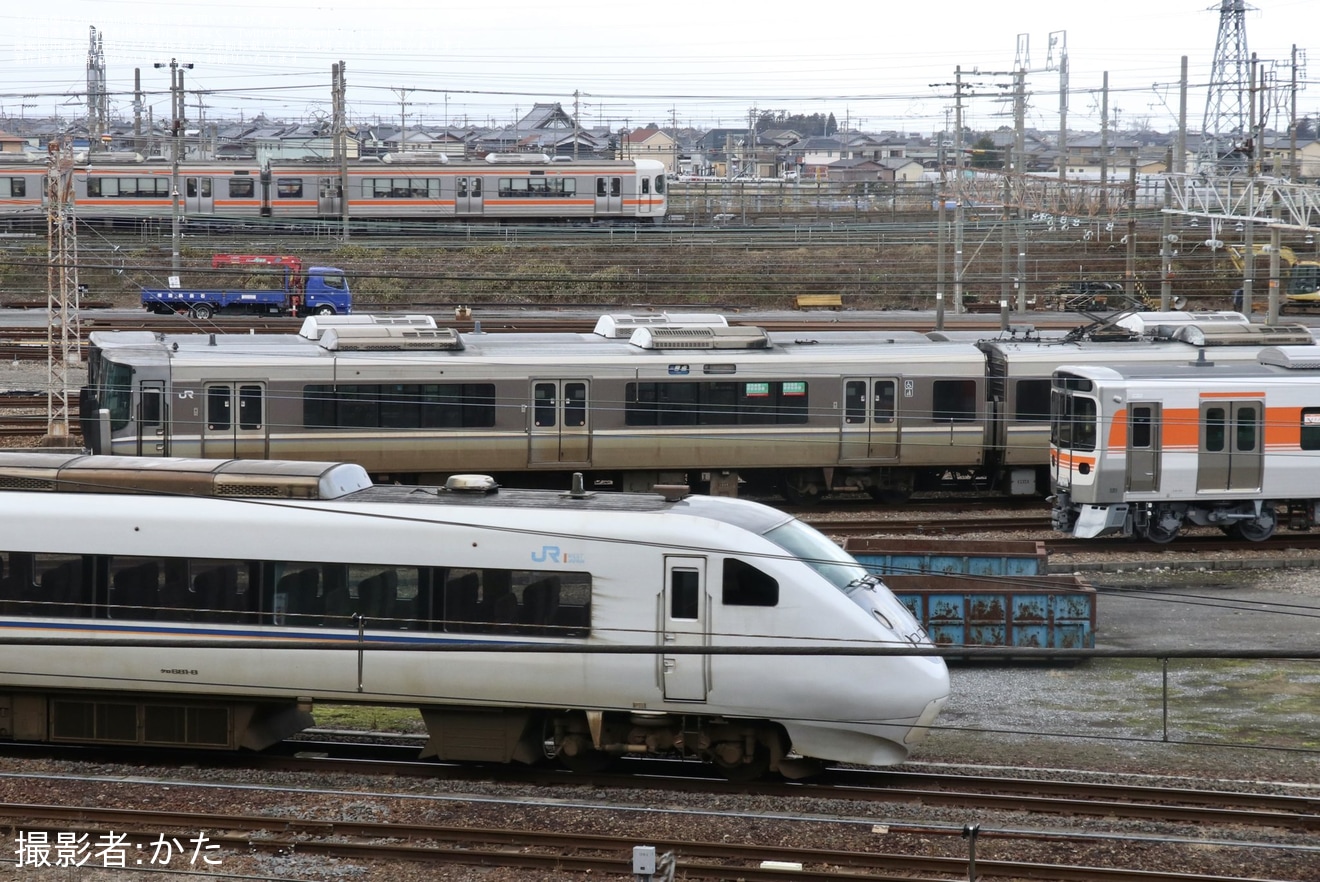 【JR海】315系3000番台C111編成+C112編成が米原まで試運転、223系・225系などと並ぶの拡大写真