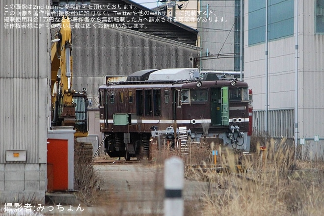 【JR東】EF64-1052が秋田総合車両センターにて解体中
