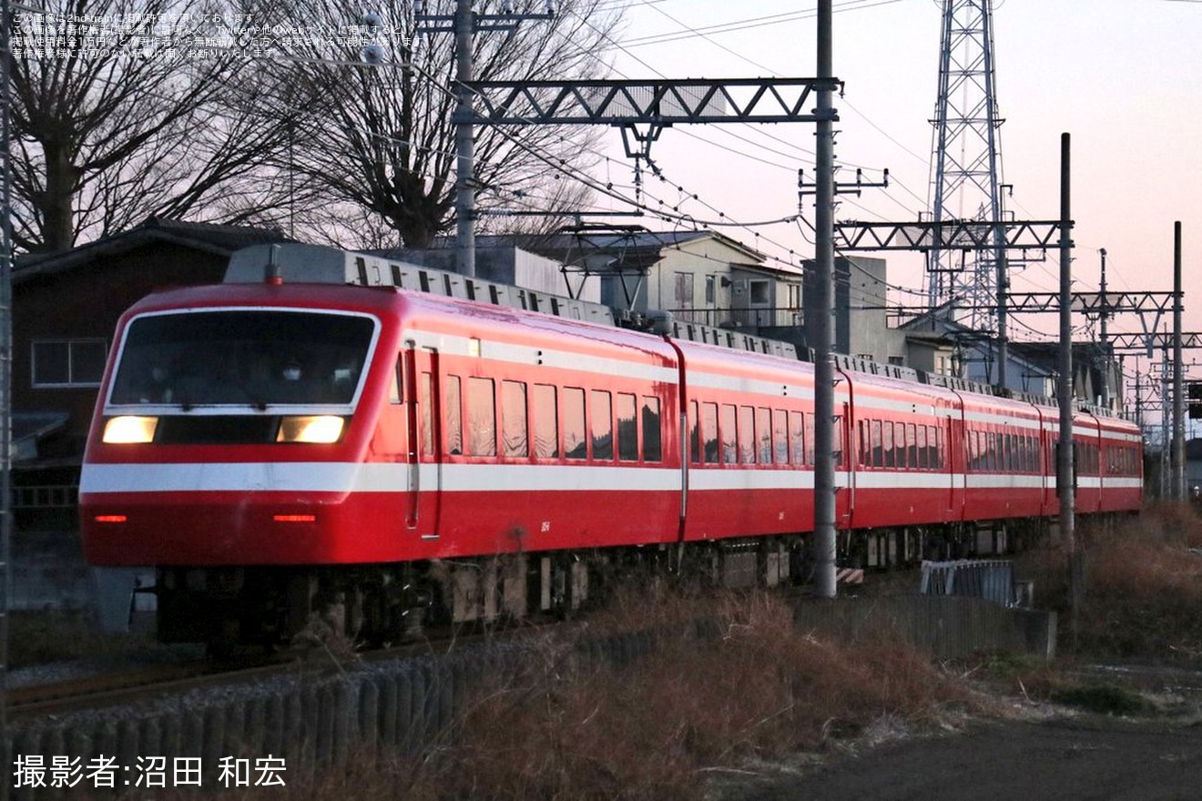 【東武】200系205Fがスカート右半分が切られて運転の拡大写真