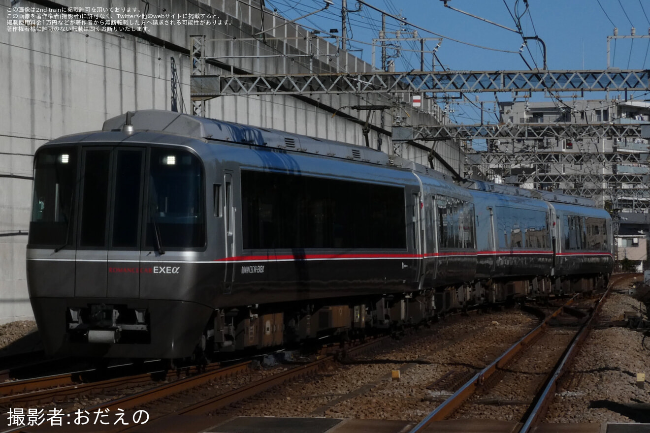 【小田急】30000形30051F(30051×4)特別団体専用列車の拡大写真