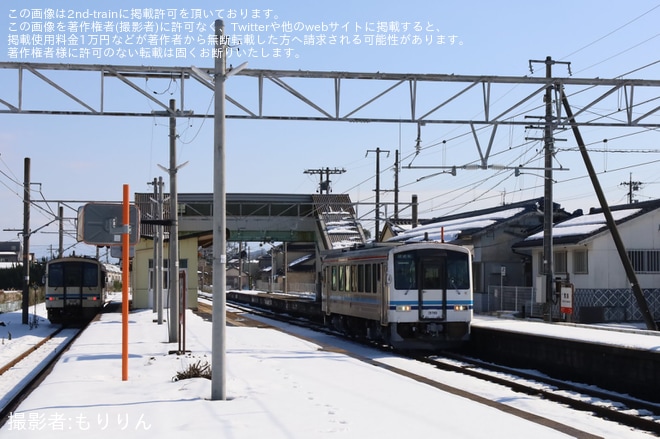 【JR西】キハ120-316後藤総合車両所本所出場試運転を荒島駅で撮影した写真