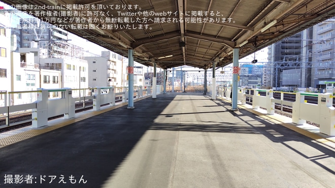 【JR東】金町駅のホームドアが稼働開始を不明で撮影した写真