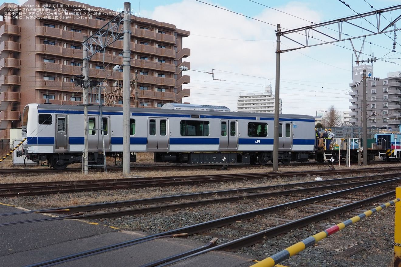 【JR東】E531系1両(クハE531-17) J-TREC横浜事業所出場 甲種輸送の拡大写真
