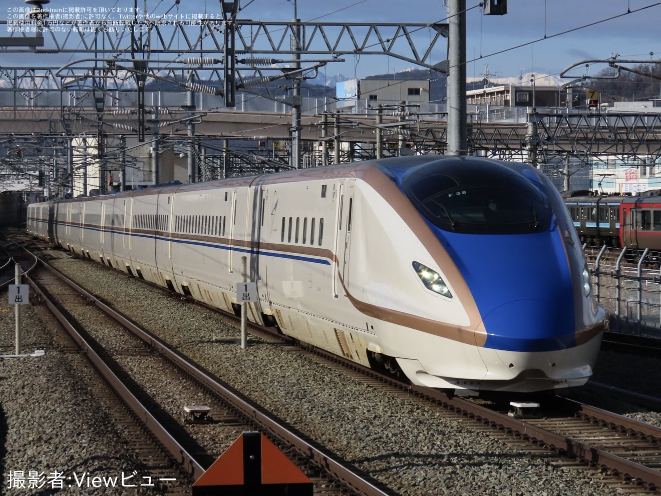 【JR東】団体臨時列車「かにを食べに北陸へ。号」が運転の拡大写真