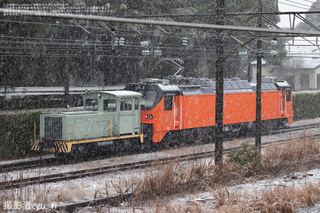 【台鐵】雪の中で台湾鉄路向けの新型電機E500型E505が東芝府中で試運転を実施の拡大写真