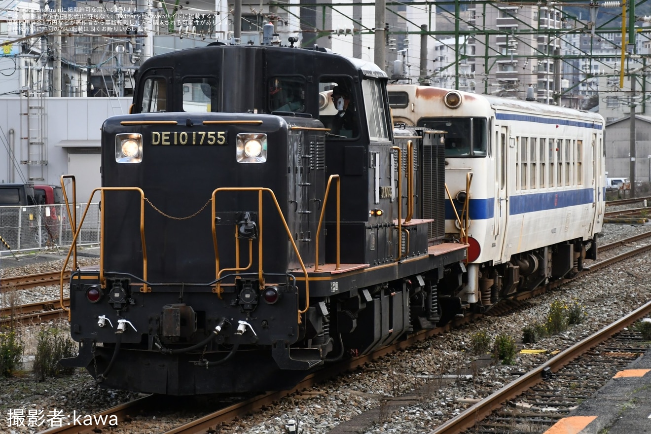 【JR九】キハ40-8050小倉総合車両センターへ廃車回送の拡大写真