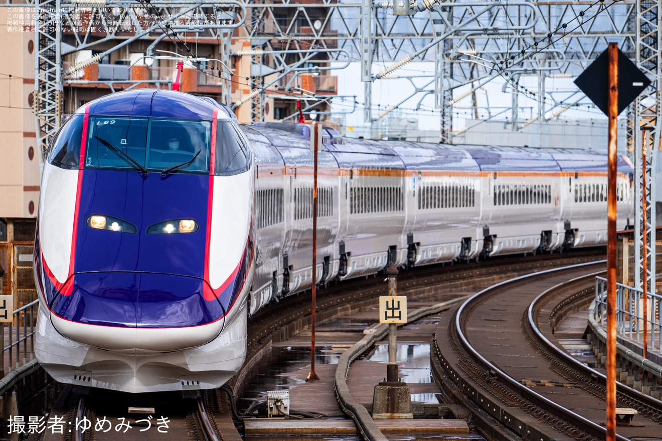 【JR東】E3系L69編成新幹線総合車両センター出場北上試運転の拡大写真