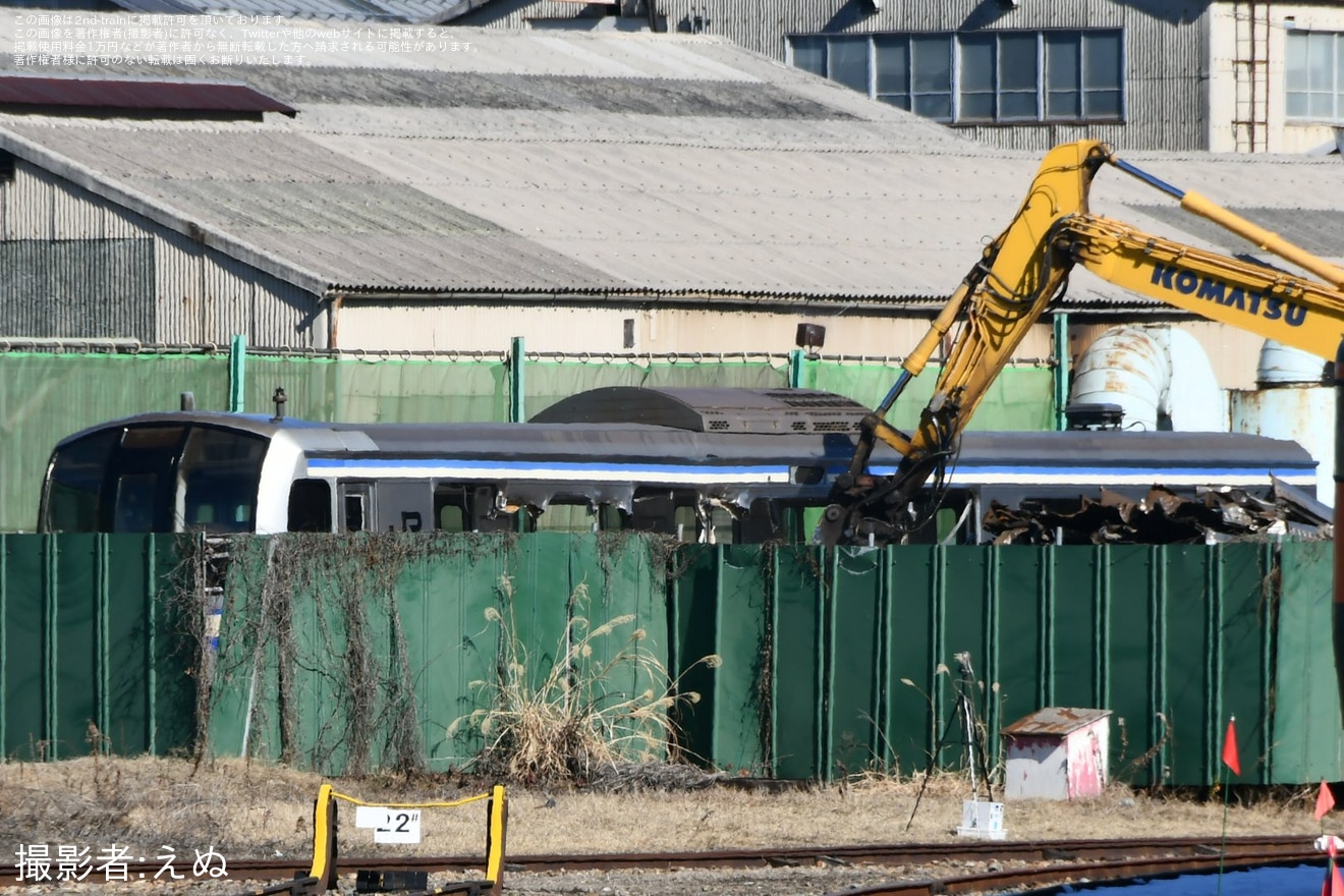 【JR東】E217系クラY-110編成が廃車解体中の拡大写真