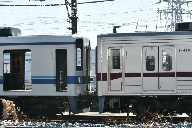 【東武】8000系8561Fのモハ8561が解体中を不明で撮影した写真