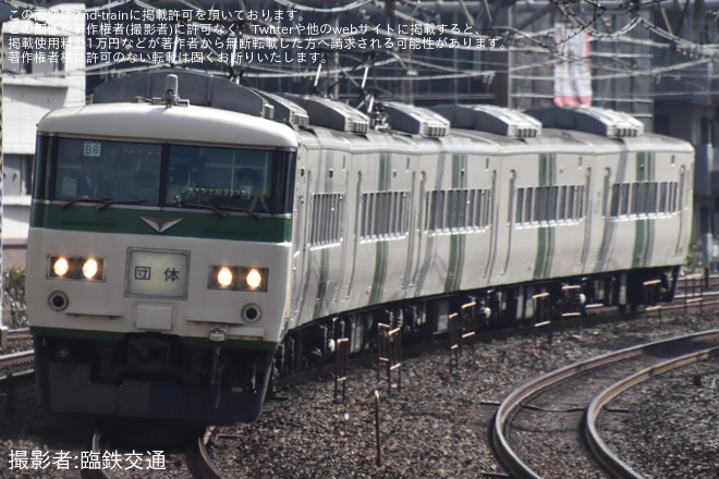 【JR東】「インターナショナルトレイン」 ツアーを催行を川口駅で撮影した写真