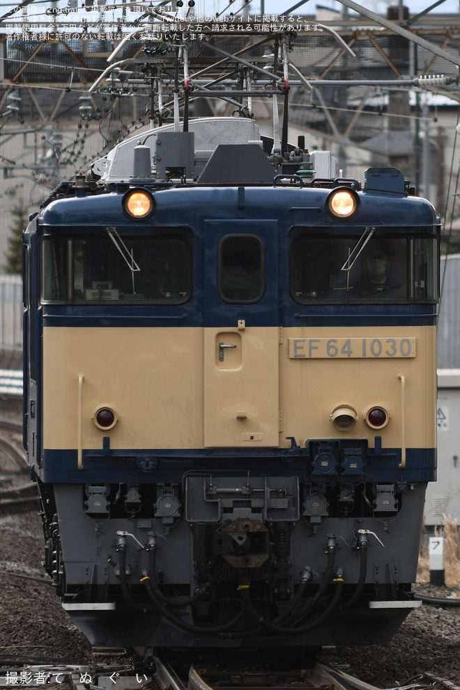 【JR東】EF64-1030 田端へ単機返却回送を立川駅で撮影した写真